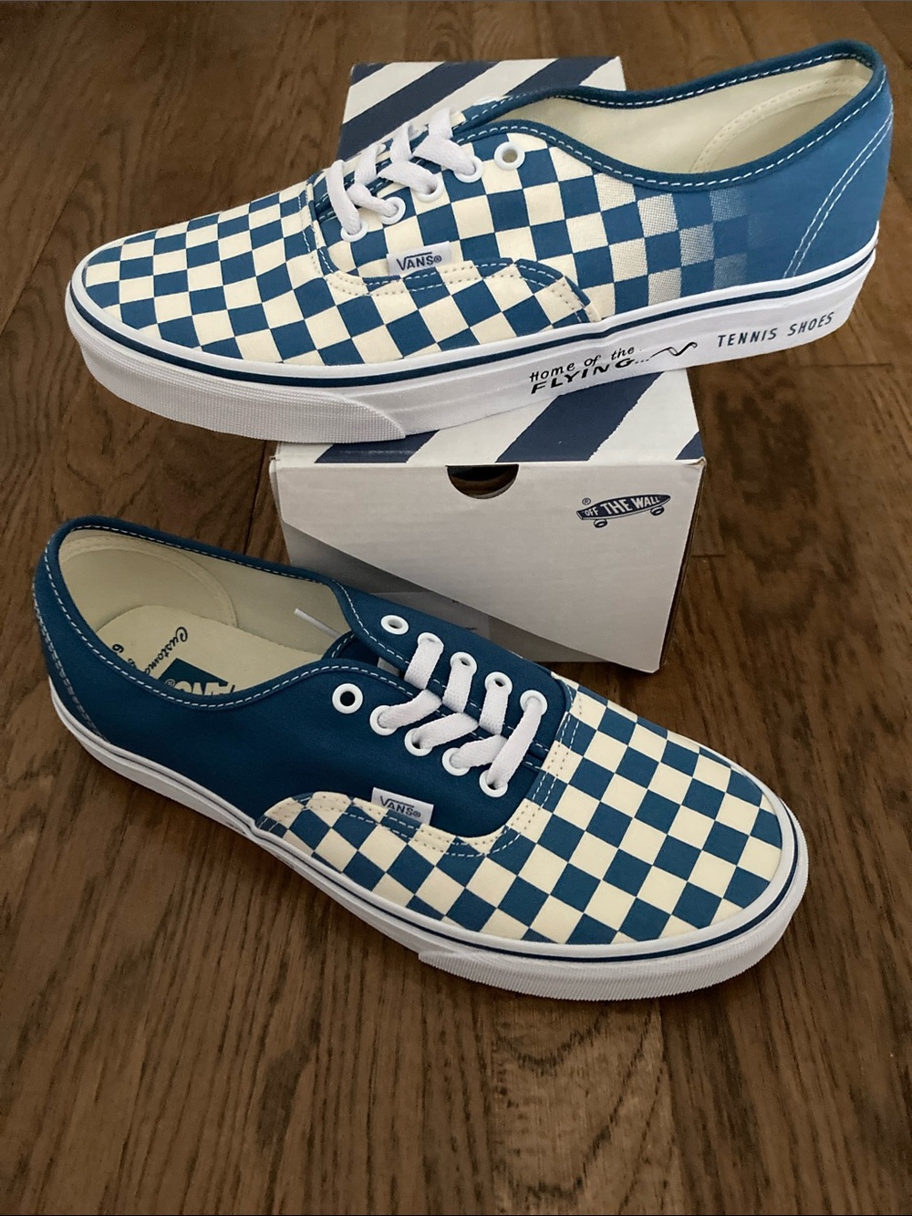 Mens Authentic Checkerboard Vans Size 11 NEW IN BOX